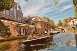 Best online Dutch classes – NT2 exam prep for A1, A2, B1, B2 levels with tailored lessons for confident speaking and success